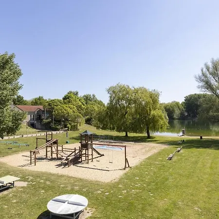 Lovely Vacation Near Forest And Water Ewijk