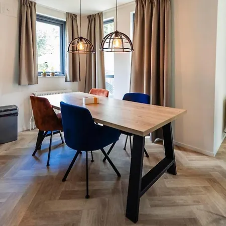 Vakantiehuis Lovely Vacation Near Forest And Water Ewijk