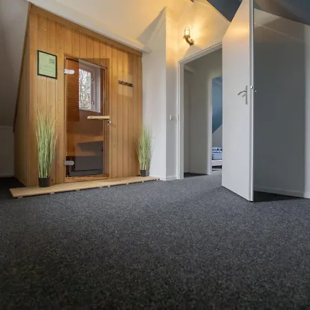 Lovely Vacation Near Forest And Water Vakantiehuis