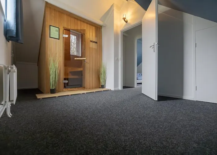 Lovely Vacation Near Forest And Water Semesterbostad