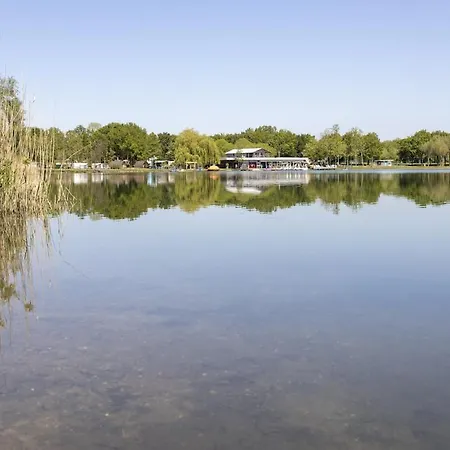 Дом отдыха Lovely Vacation Near Forest And Water Ewijk