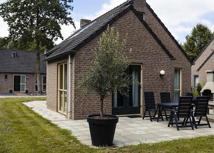 Lovely Vacation Near Forest And Water Hébergement de vacances Ewijk