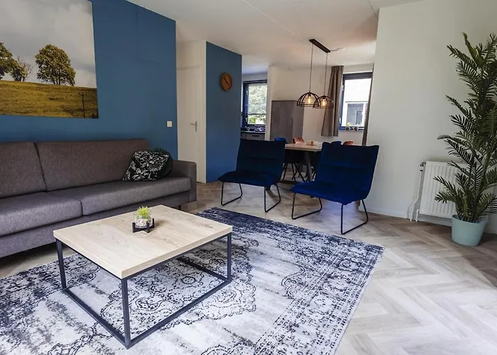 Hébergement de vacances Lovely Vacation Near Forest And Water